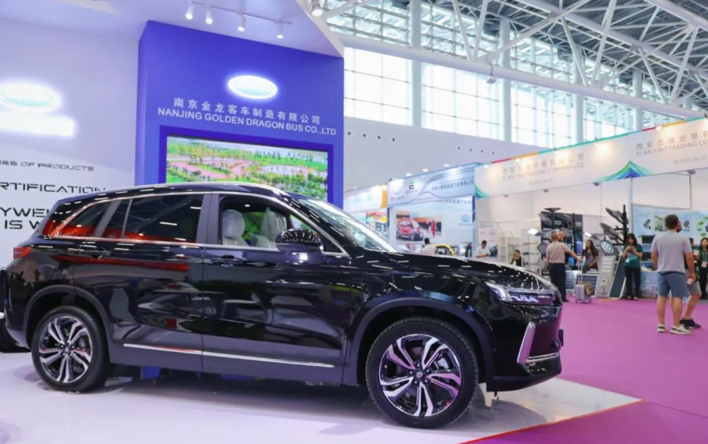 On September 20, with ecological culture as the theme, Shenzhen tourism bus "Green Line" was officially opened.