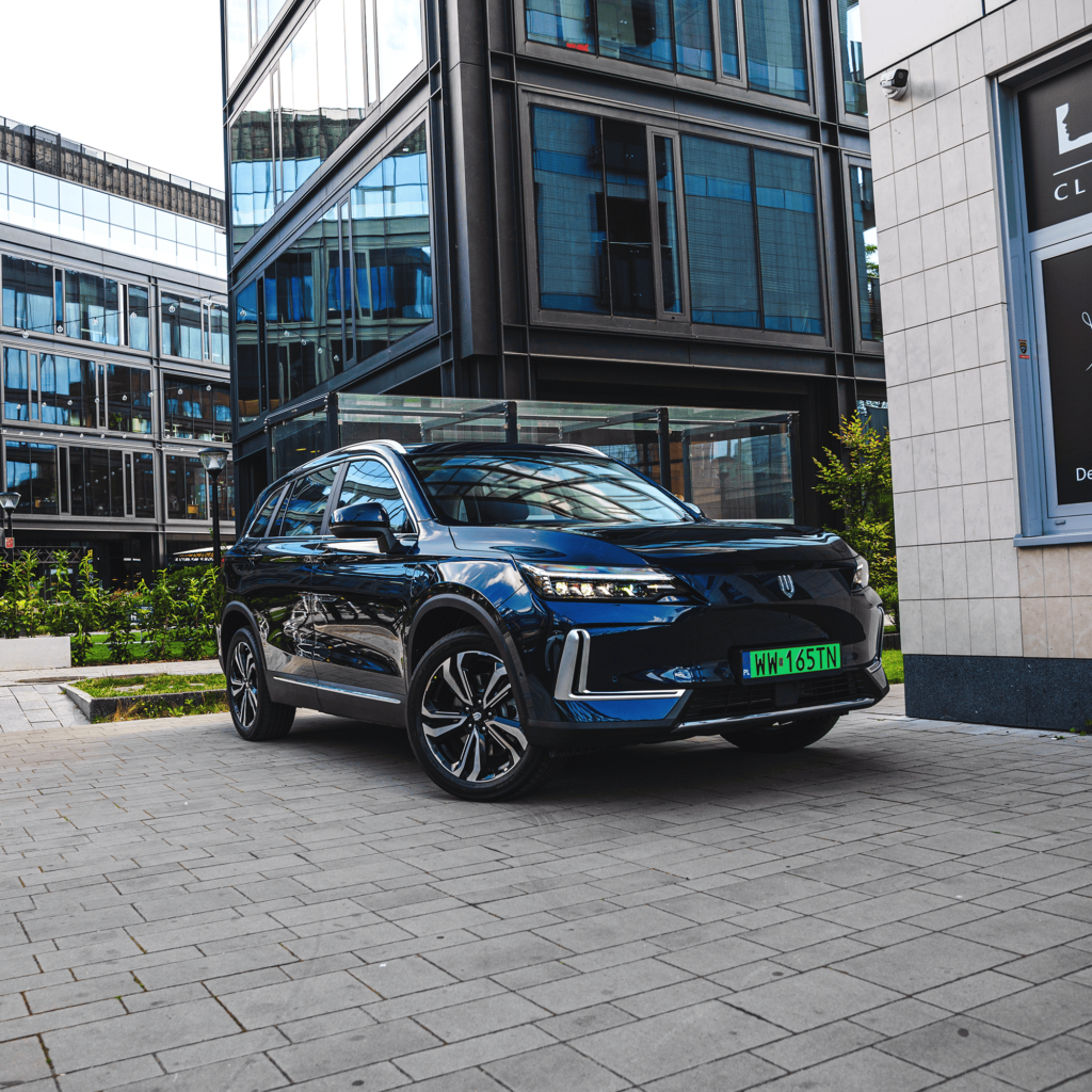 Skyworth K, Skywell ET5 Front 45 New