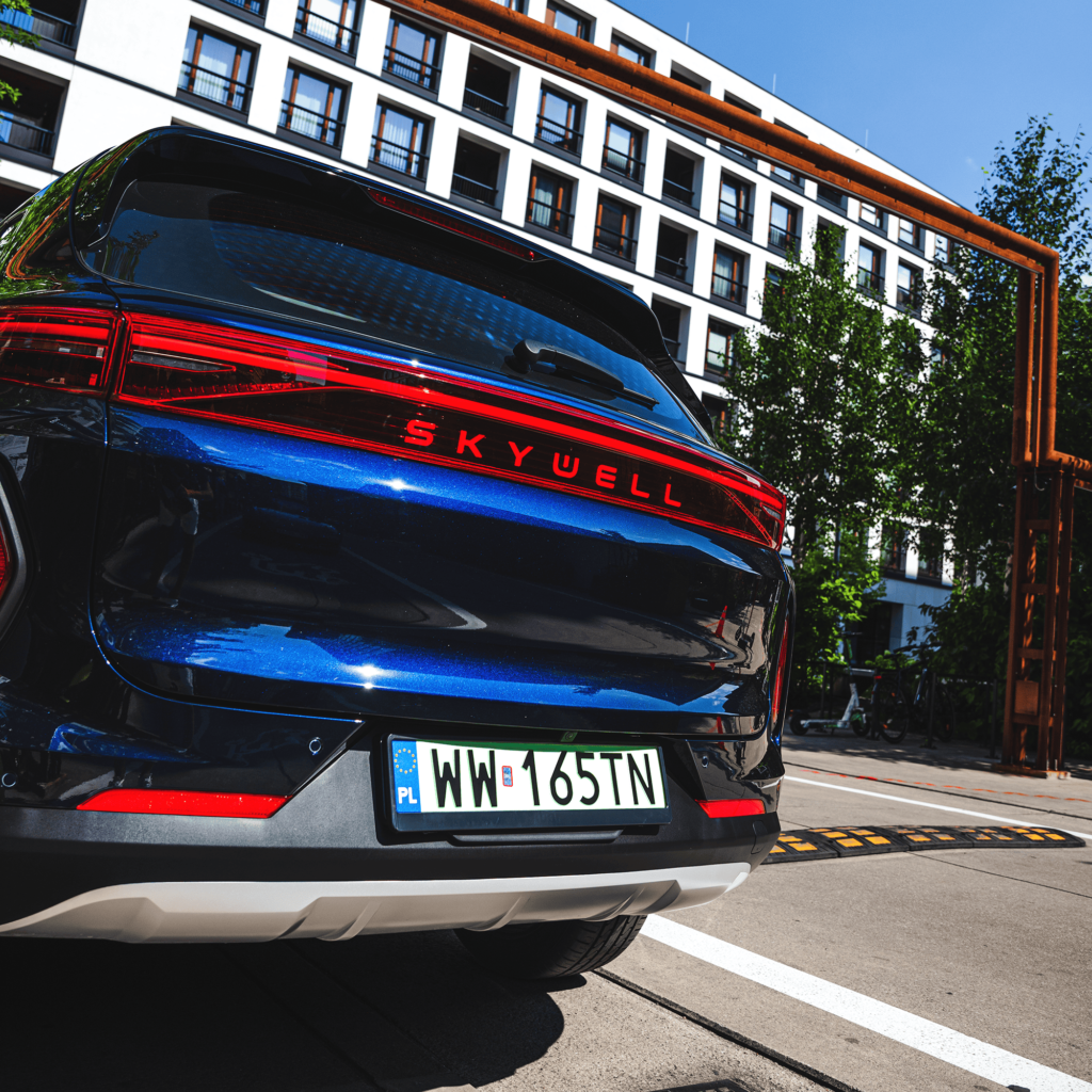 Skyworth K, Skywell ET5 back 45 New