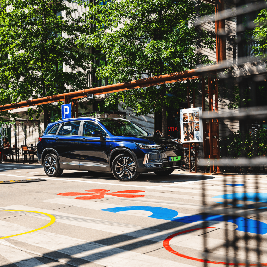 Skyworth K, Skywell ET5 side New