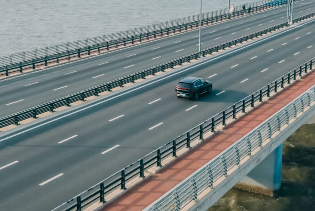 Czym różni się konserwacja pojazdów elektrycznych od tradycyjnych samochodów?