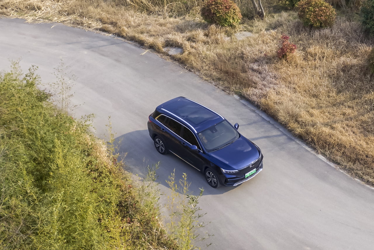 Samochody elektryczne mają zdominować rynek do 2030 roku